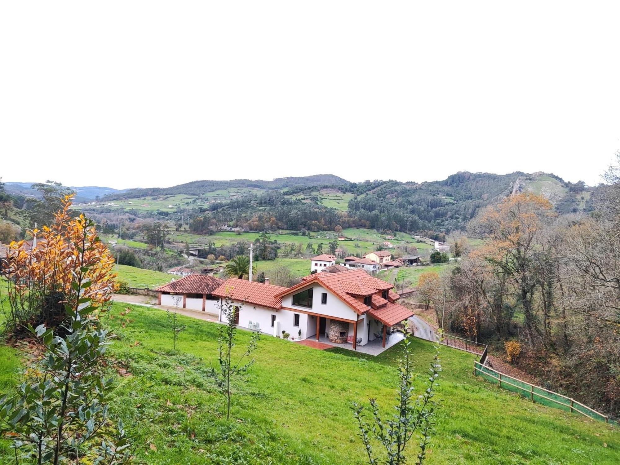 Country house Reguero Gato Candamin